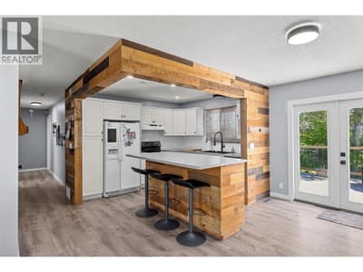 3 bed/ 3 bath across 1,422 sqft, the home features a functional layout with plenty of opportunity to add value!