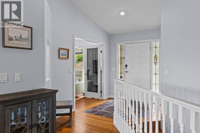 3069 Bridlehill Drive - bright entry with Bedroom/Office