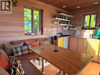 Kitchen/dining space - Banquette can convert to a bed