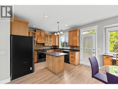 574 Gowen Place, Kelowna
