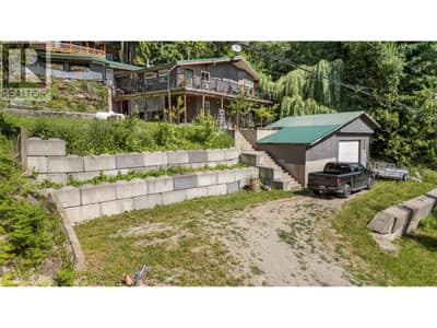 8749 Squilax-Anglemont Road, St. Ives