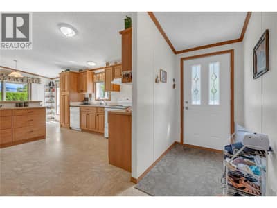 1526 Main Street N, Olalla