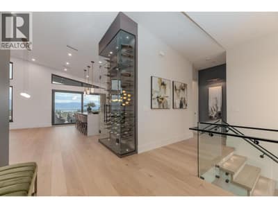 18657 McKenzie Court, Summerland