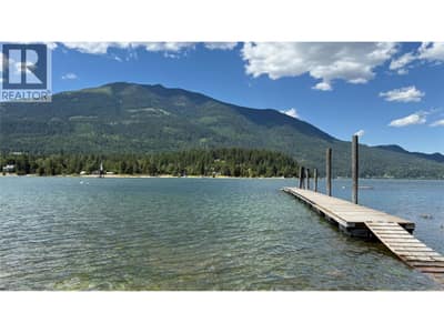 113 Kootenay Lake Road, Procter