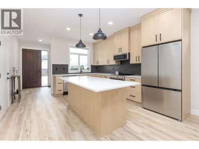 2374 6 Avenue SE, Salmon Arm