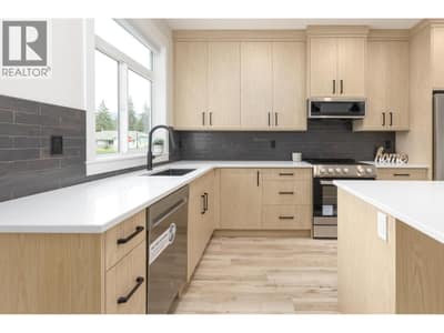 2374 6 Avenue SE, Salmon Arm