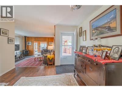 1912 Chasm Road, 70 Mile House