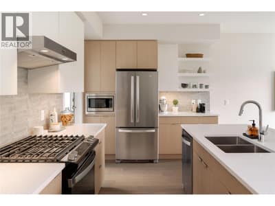 3719 WOODSDALE Road Unit# 17, Lake Country