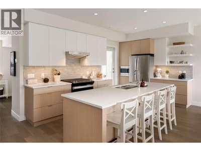 3719 WOODSDALE Road Unit# 17, Lake Country