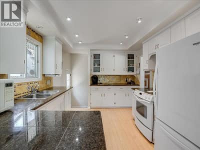 635 Jacobs Street, Warfield