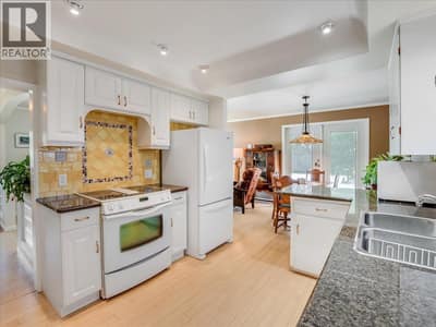 635 Jacobs Street, Warfield