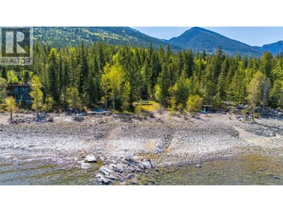 271 Kootenay Lake Road, Procter