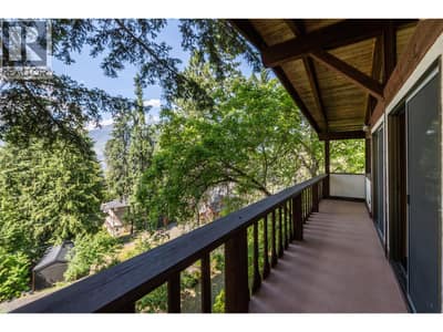 10208 TWIN BAYS Road, Creston