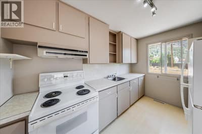 706 Hermia Crescent, Trail