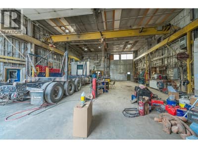 9010 Grainger Road, Canal Flats