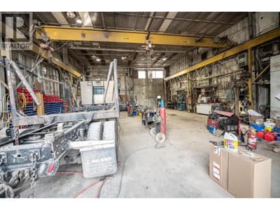 9010 Grainger Road, Canal Flats