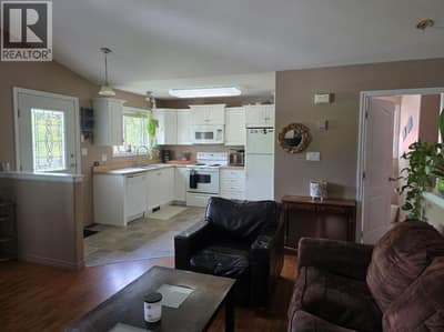 303 1st Avenue NW, Nakusp