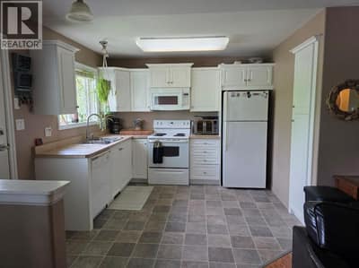 303 1st Avenue NW, Nakusp