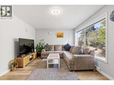 11592 Okanagan Centre Road E, Lake Country