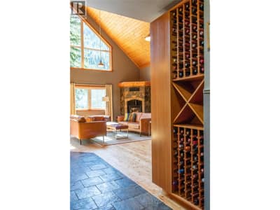 1957 Greywolf Drive, Panorama