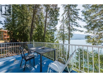 4218 Woodbury Village Road, Ainsworth