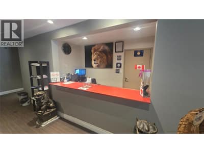 The Lion Inn & Suites
