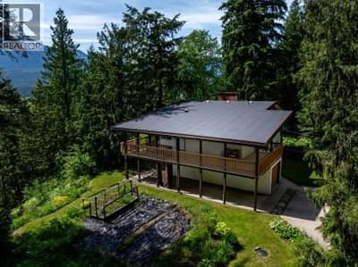 2941 McInnes Road, Revelstoke