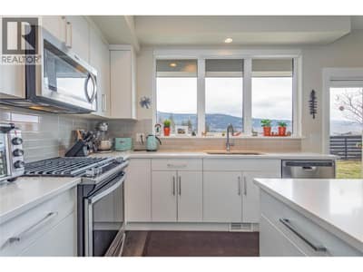 Soft close cabinets and quartz countertops!