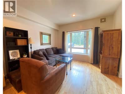 912 Slocan Street Unit# 4, Slocan
