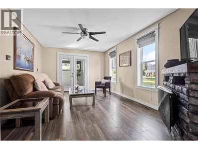 1640 Ode Road, Christina Lake
