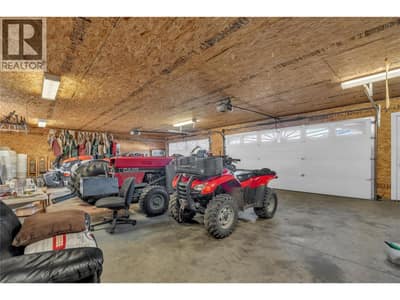 9820 RIPPEN Avenue, Summerland