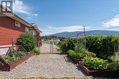 Gate to backyard, garden space galore!