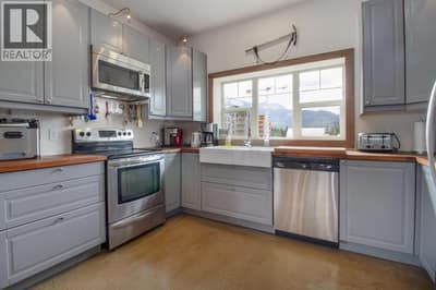 1905 Hay Road, Revelstoke