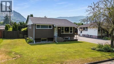 1112 Marianna Crescent, Trail