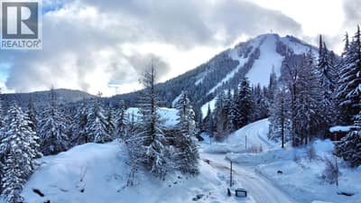 1018 OLAUS Way, Rossland