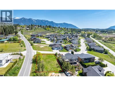 1031 SELKIRK Drive, Creston