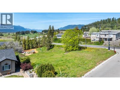 1031 SELKIRK Drive, Creston