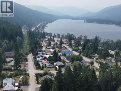 3284 Queens Avenue Unit# 1, Moyie