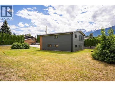 601 Barry Road, Revelstoke