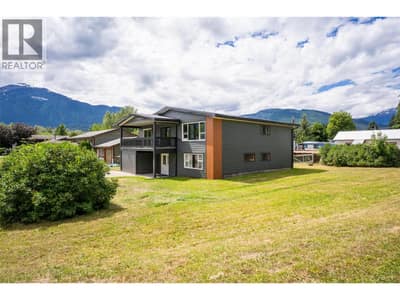 601 Barry Road, Revelstoke