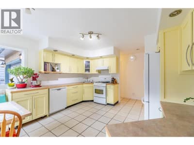 11020 Adams Avenue, Summerland