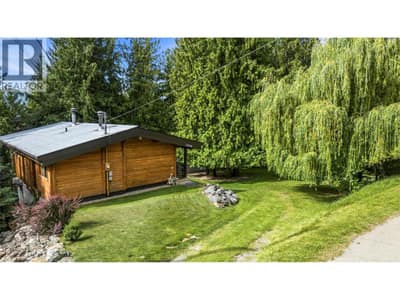7420 Stampede Trail, Anglemont