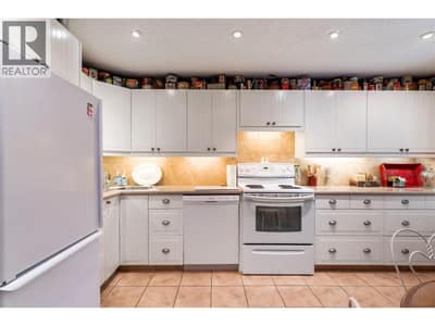 7420 Stampede Trail, Anglemont
