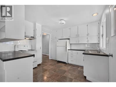3302 Pleasant Valley Road, Vernon
