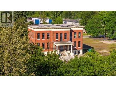 616 Third Street W, Revelstoke