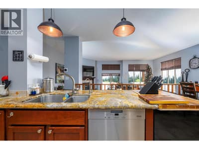 5045 Snowbird Way Unit# 2, Big White