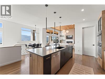 9815 Beacon Hill Crescent, Lake Country