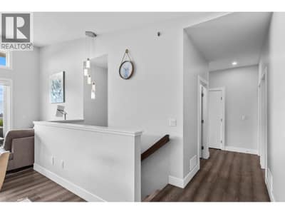 2562 Crown Crest Drive, West Kelowna