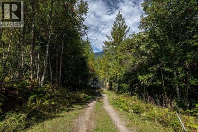 8275 East Procter Road, Procter