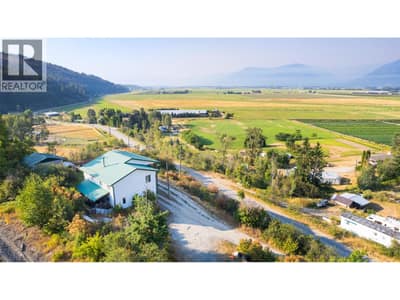 4840 Lower Wynndel Road, Wynndel